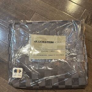 GlucksteinHome Gray Checkered Tablecloth